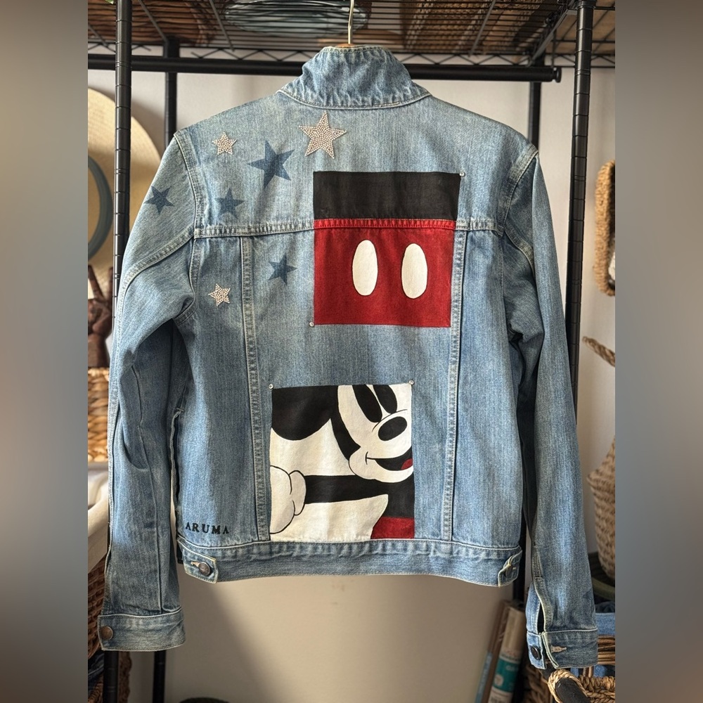 Disney | Mickey 💙 Mouse denim jacket size M